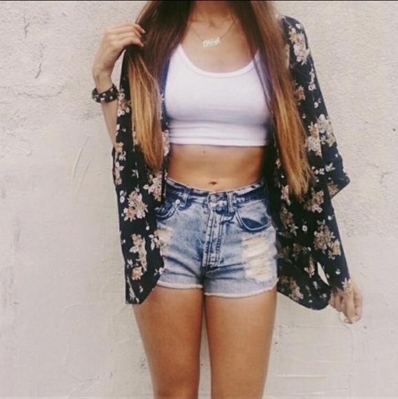 Brandy Melville Tops - Brandy Melville floral kimono
